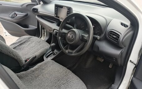 Toyota Yaris, 2020 год, 1 200 000 рублей, 7 фотография
