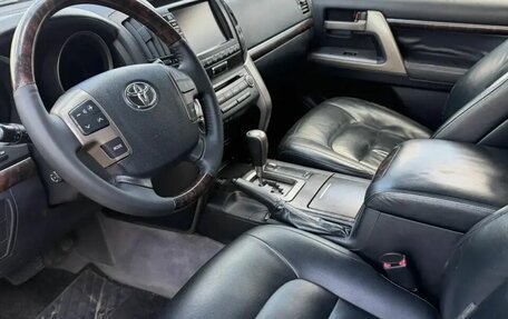 Toyota Land Cruiser 200, 2011 год, 2 689 000 рублей, 9 фотография