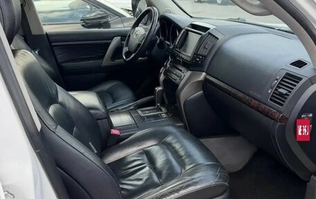 Toyota Land Cruiser 200, 2011 год, 2 689 000 рублей, 11 фотография
