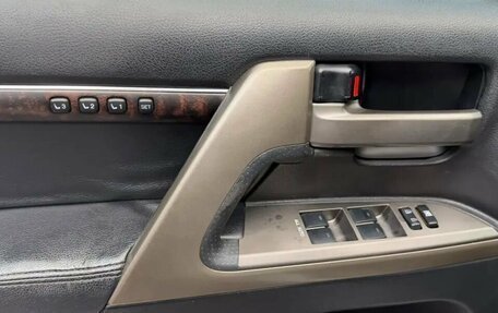 Toyota Land Cruiser 200, 2011 год, 2 689 000 рублей, 12 фотография