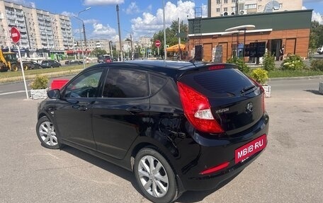 Hyundai Solaris II рестайлинг, 2014 год, 850 000 рублей, 3 фотография