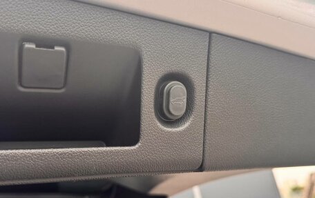 Cadillac Escalade IV, 2016 год, 4 000 000 рублей, 38 фотография