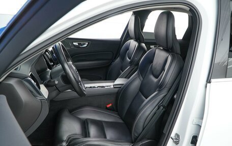 Volvo XC60 II, 2021 год, 3 997 055 рублей, 10 фотография