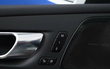 Volvo XC60 II, 2021 год, 3 997 055 рублей, 15 фотография