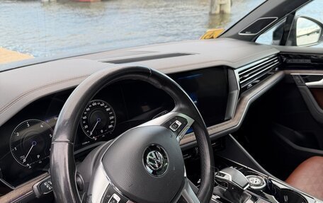Volkswagen Touareg III, 2019 год, 6 400 000 рублей, 9 фотография