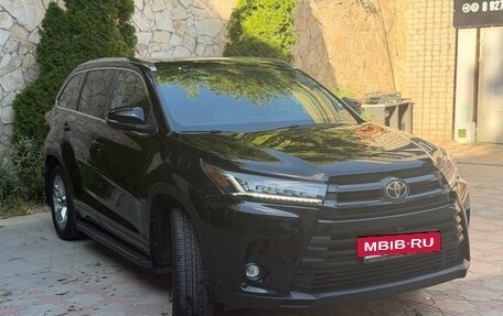 Toyota Highlander III, 2019 год, 4 100 000 рублей, 4 фотография