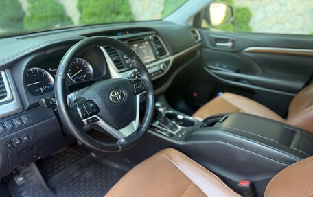 Toyota Highlander III, 2019 год, 4 100 000 рублей, 12 фотография