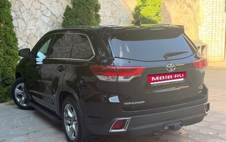 Toyota Highlander III, 2019 год, 4 100 000 рублей, 6 фотография
