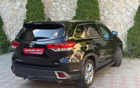 Toyota Highlander III, 2019 год, 4 100 000 рублей, 5 фотография