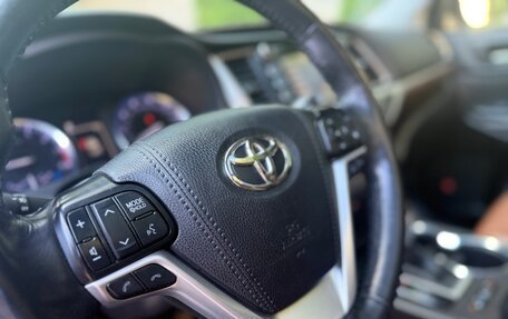 Toyota Highlander III, 2019 год, 4 100 000 рублей, 17 фотография