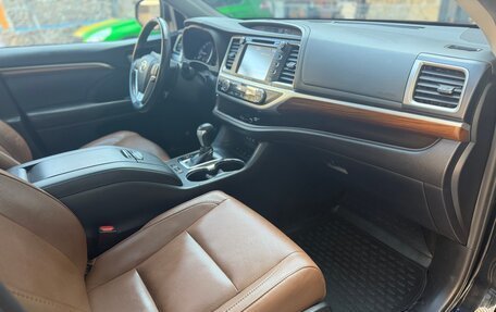 Toyota Highlander III, 2019 год, 4 100 000 рублей, 20 фотография