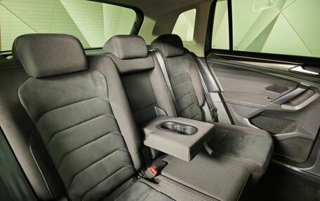 Volkswagen Tiguan II, 2020 год, 2 625 000 рублей, 17 фотография