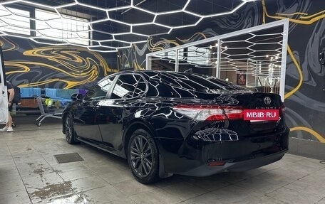 Toyota Camry, 2020 год, 2 800 000 рублей, 3 фотография