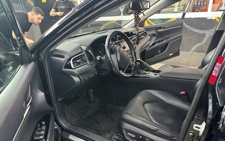 Toyota Camry, 2020 год, 2 800 000 рублей, 8 фотография