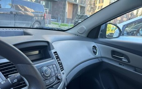 Chevrolet Cruze II, 2010 год, 870 000 рублей, 18 фотография