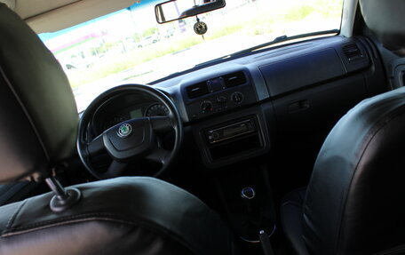 Skoda Fabia II, 2011 год, 249 000 рублей, 22 фотография