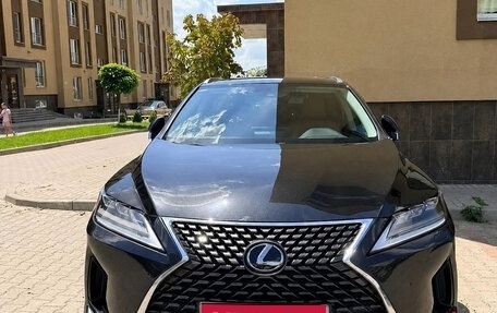 Lexus RX IV рестайлинг, 2021 год, 4 950 000 рублей, 1 фотография