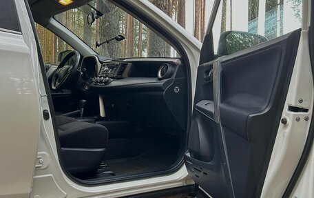 Toyota RAV4, 2014 год, 1 590 000 рублей, 13 фотография
