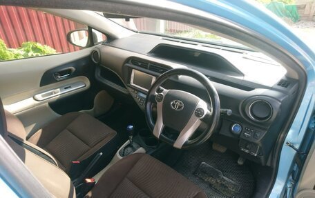 Toyota Aqua I, 2013 год, 850 000 рублей, 3 фотография