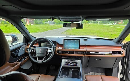Lincoln Aviator II, 2022 год, 6 400 000 рублей, 8 фотография