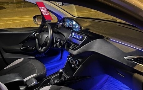 Peugeot 2008 II, 2014 год, 800 000 рублей, 4 фотография