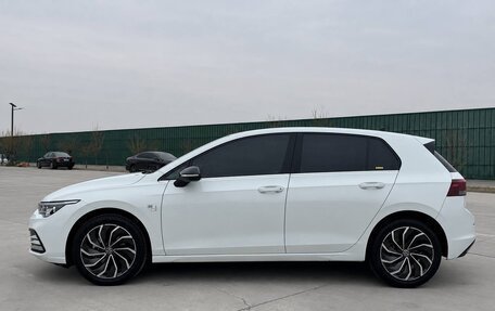 Volkswagen Golf VIII, 2024 год, 1 990 000 рублей, 3 фотография