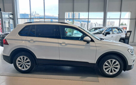 Volkswagen Tiguan II, 2020 год, 2 664 000 рублей, 5 фотография
