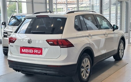 Volkswagen Tiguan II, 2020 год, 2 664 000 рублей, 6 фотография