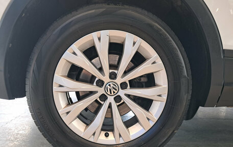 Volkswagen Tiguan II, 2020 год, 2 664 000 рублей, 22 фотография
