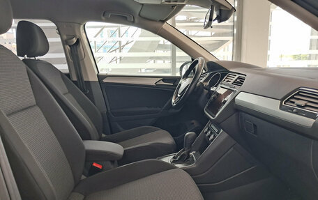 Volkswagen Tiguan II, 2020 год, 2 664 000 рублей, 13 фотография