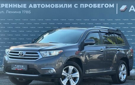 Toyota Highlander III, 2012 год, 1 699 000 рублей, 1 фотография