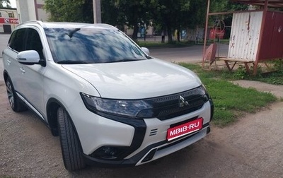 Mitsubishi Outlander III рестайлинг 3, 2014 год, 1 850 000 рублей, 1 фотография