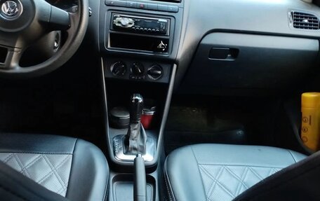 Volkswagen Polo VI (EU Market), 2012 год, 750 000 рублей, 4 фотография
