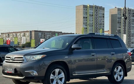 Toyota Highlander III, 2012 год, 1 699 000 рублей, 2 фотография