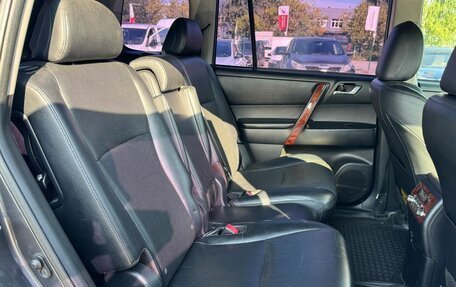 Toyota Highlander III, 2012 год, 1 699 000 рублей, 10 фотография