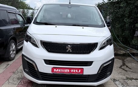 Peugeot Traveller I, 2019 год, 3 100 000 рублей, 1 фотография