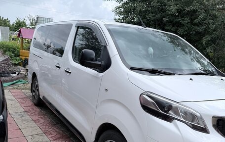 Peugeot Traveller I, 2019 год, 3 100 000 рублей, 2 фотография