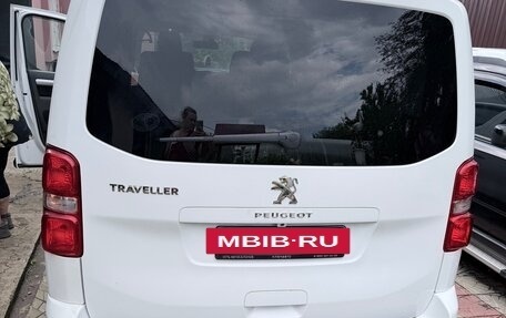 Peugeot Traveller I, 2019 год, 3 100 000 рублей, 4 фотография