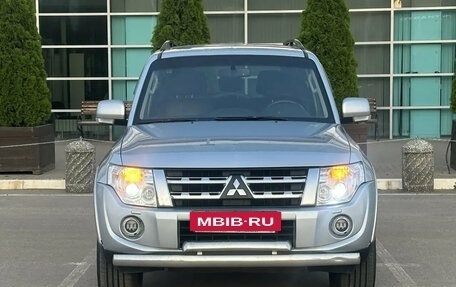 Mitsubishi Pajero IV, 2011 год, 1 695 000 рублей, 2 фотография