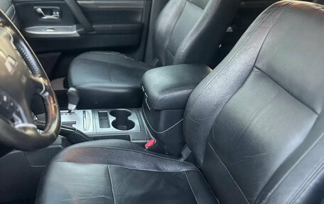 Mitsubishi Pajero IV, 2011 год, 1 695 000 рублей, 14 фотография