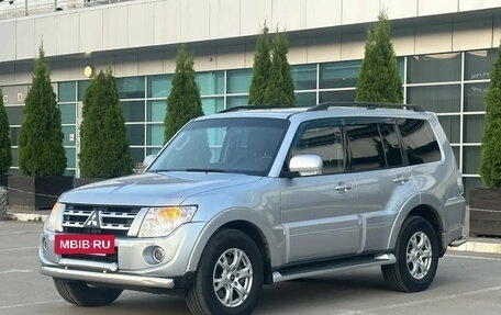 Mitsubishi Pajero IV, 2011 год, 1 695 000 рублей, 3 фотография