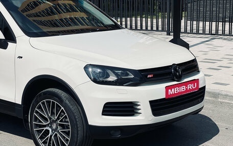 Volkswagen Touareg III, 2010 год, 1 850 000 рублей, 2 фотография