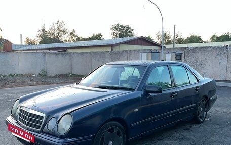 Mercedes-Benz E-Класс, 1997 год, 215 000 рублей, 4 фотография