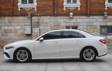 Mercedes-Benz A-Класс, 2023 год, 1 990 000 рублей, 4 фотография