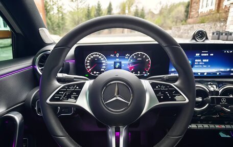 Mercedes-Benz A-Класс, 2023 год, 1 990 000 рублей, 15 фотография