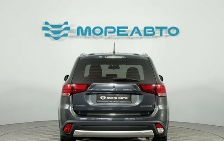 Mitsubishi Outlander III рестайлинг 3, 2015 год, 1 600 000 рублей, 6 фотография