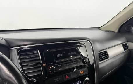 Mitsubishi Outlander III рестайлинг 3, 2015 год, 1 600 000 рублей, 13 фотография