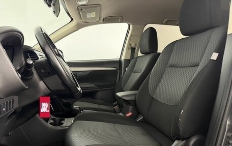 Mitsubishi Outlander III рестайлинг 3, 2015 год, 1 600 000 рублей, 9 фотография