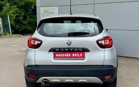 Renault Kaptur I рестайлинг, 2022 год, 1 819 000 рублей, 6 фотография