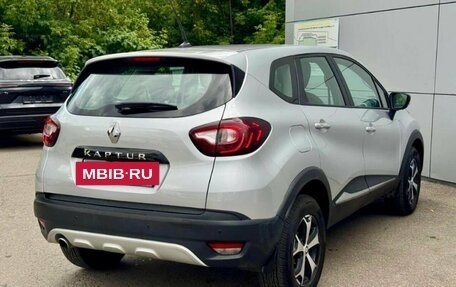 Renault Kaptur I рестайлинг, 2022 год, 1 819 000 рублей, 4 фотография